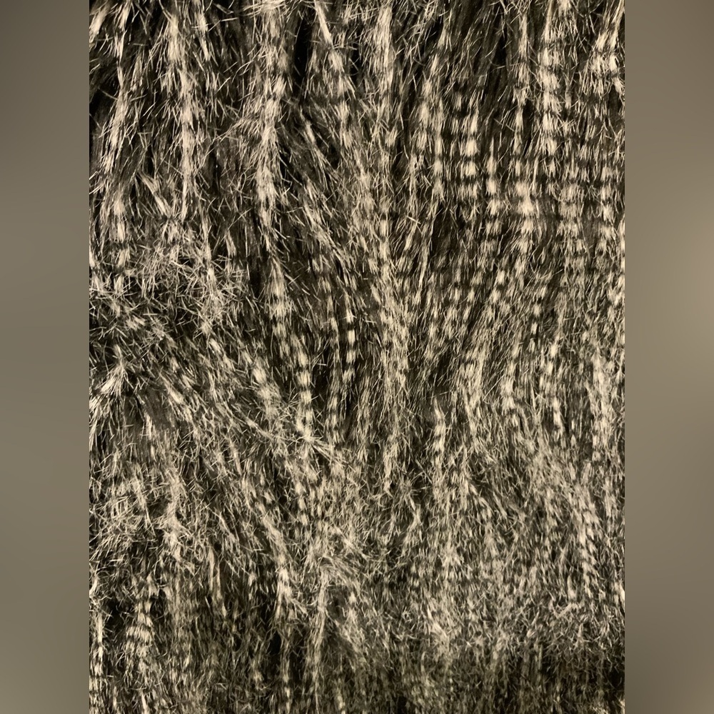 Lane Bryant Black and Gray Faux Fur Vest Vintage - Picture 4 of 4
